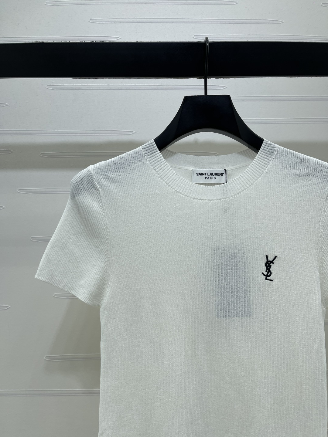 생로랑 여성 자수 니트 슬림핏 반팔 탑 103400 이미지 4