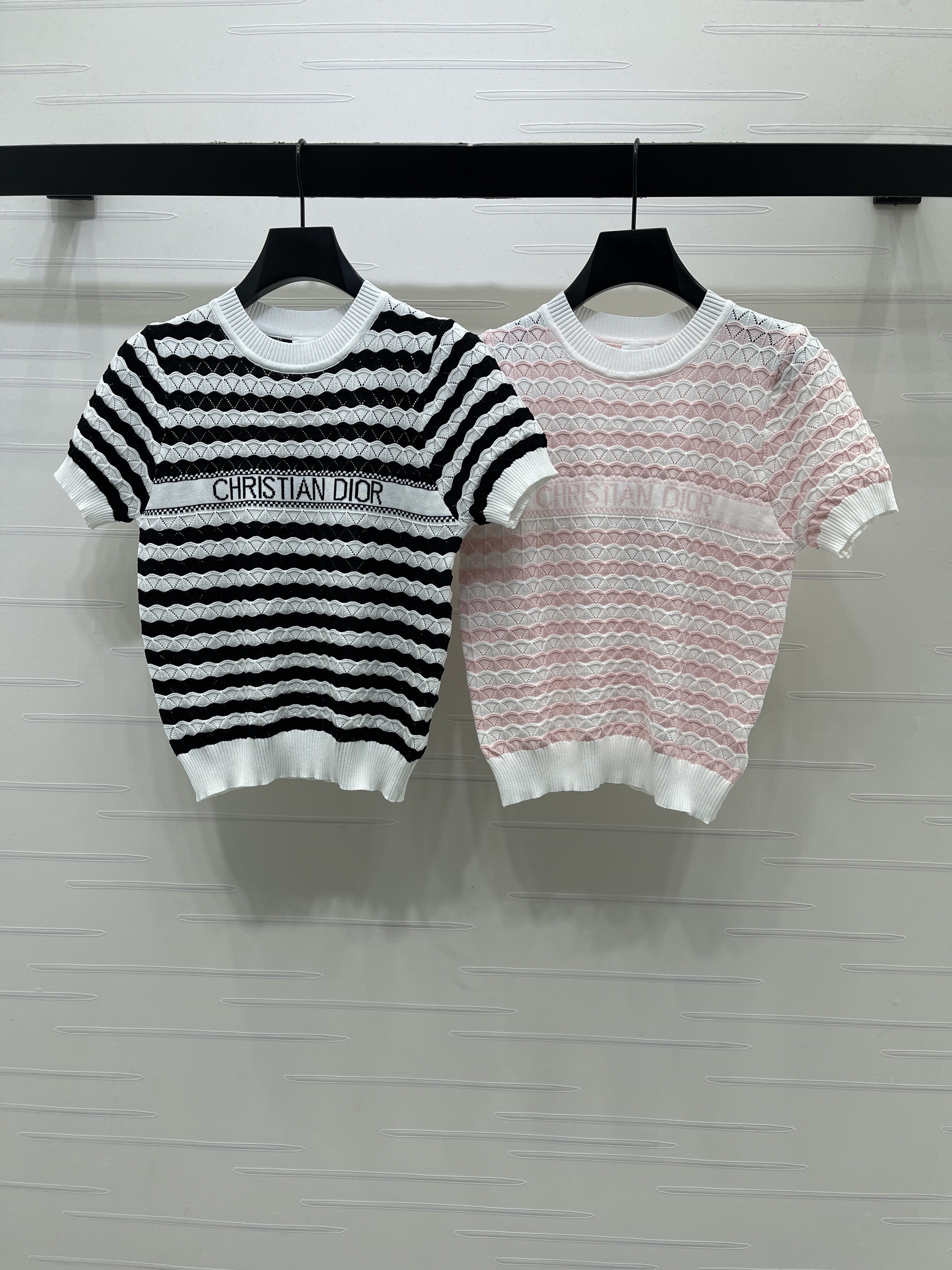 디올 여성 반팔 132099 Dior T Shirt 썸네일 이미지