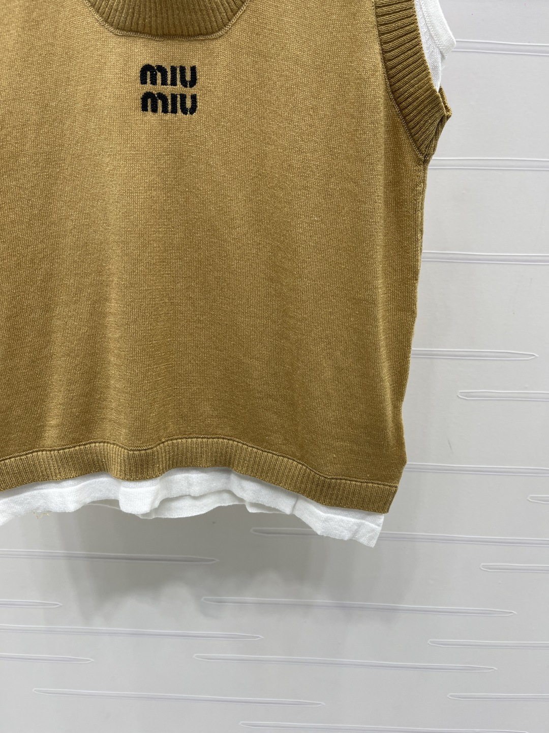 미우미우 여성 반팔 131638 Miu Miu T Shirt 썸네일 이미지