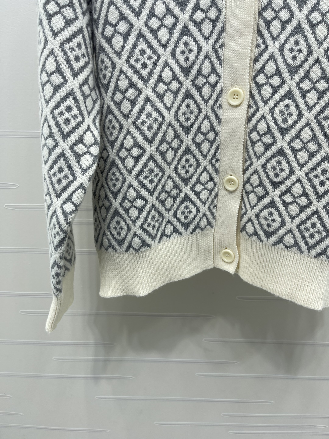 LOUIS VUITTON Collarless Jacquard Cardigan
