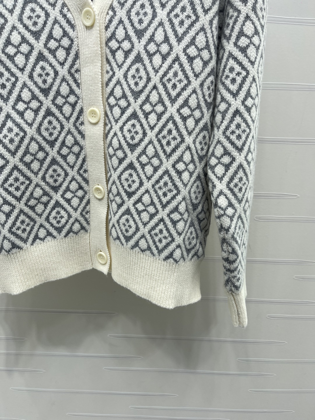 LOUIS VUITTON Collarless Jacquard Cardigan