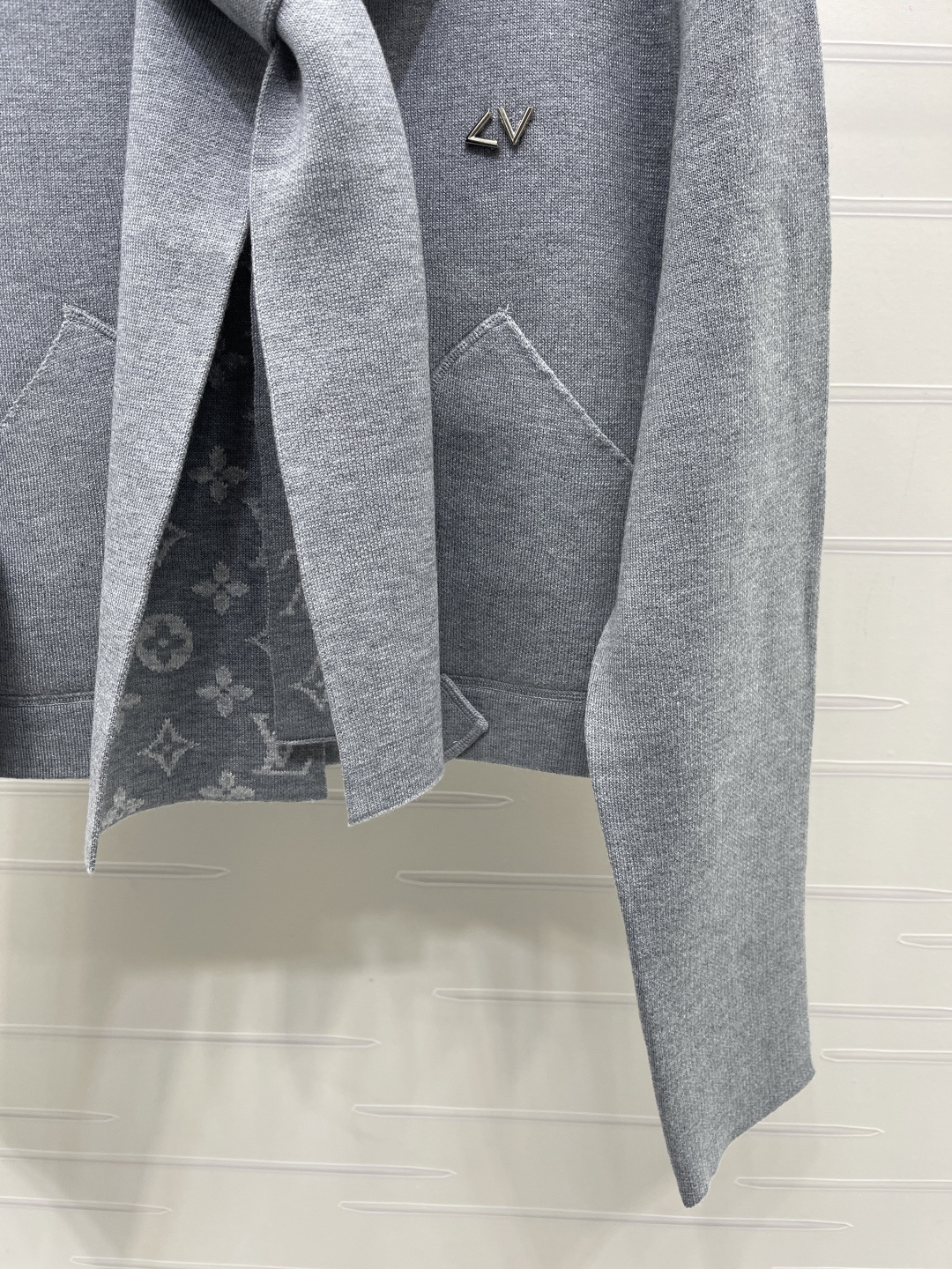 LV Knit Jacket Attached Neck Tie Metal LV Logo
