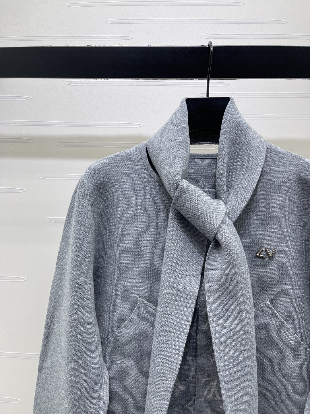 LV Knit Jacket Attached Neck Tie Metal LV Logo