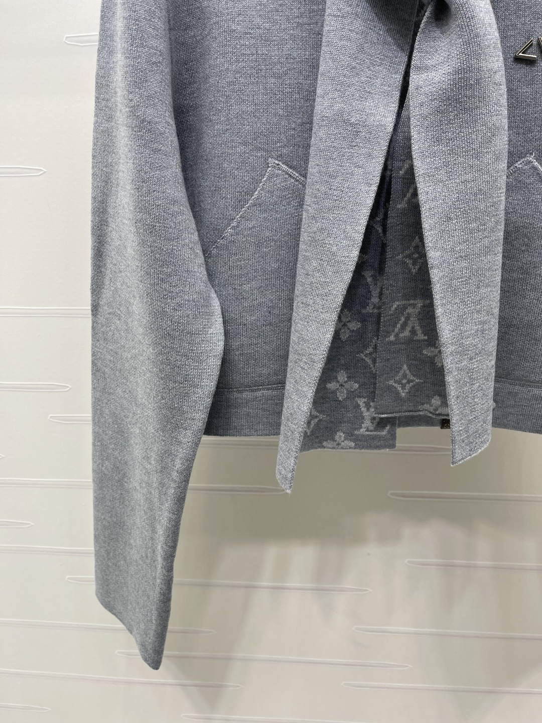 LV Knit Jacket Attached Neck Tie Metal LV Logo