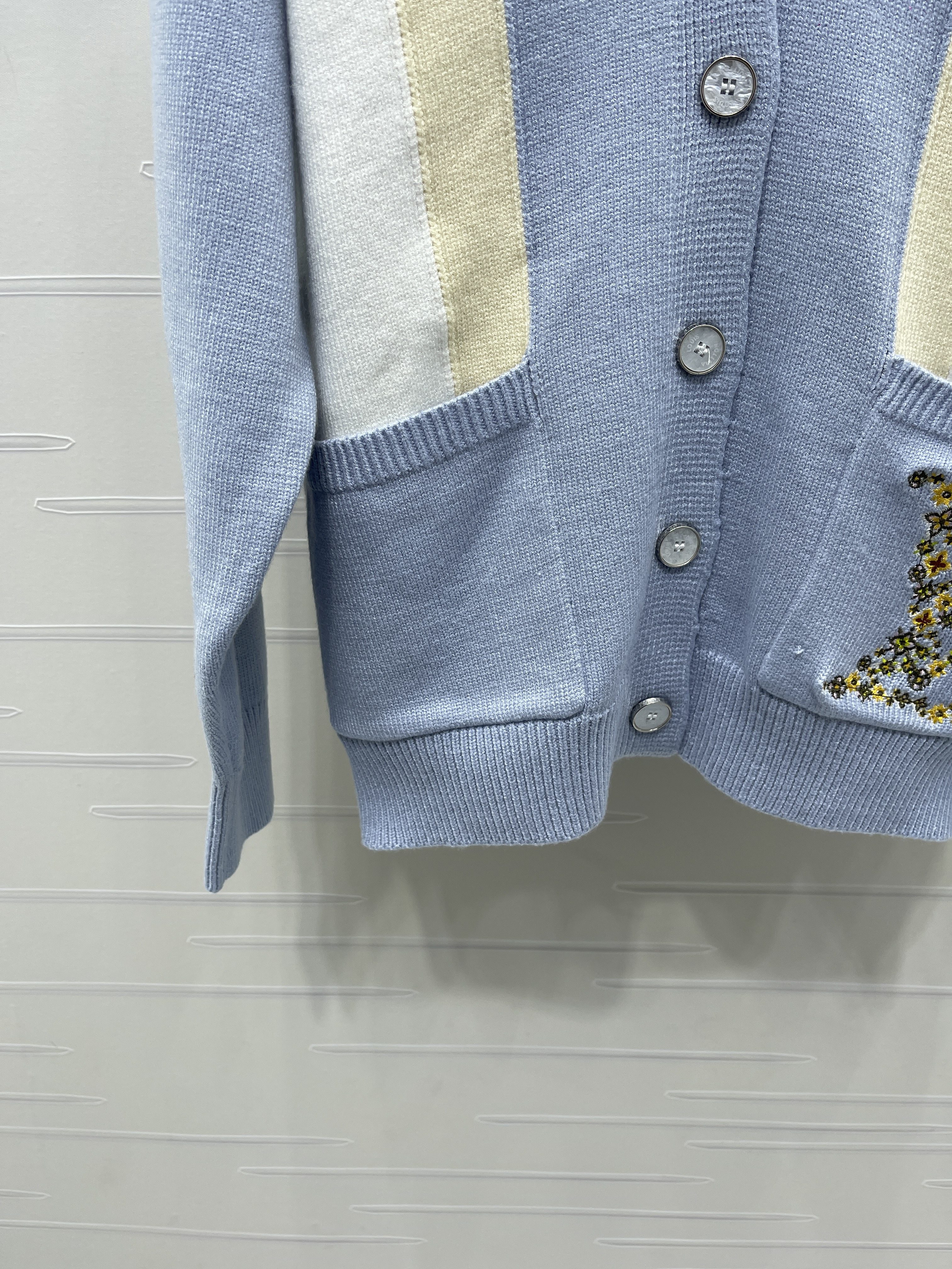 루이비통 여성 가디건 143098 Louis Vuitton Cardigan 상세 이미지 14