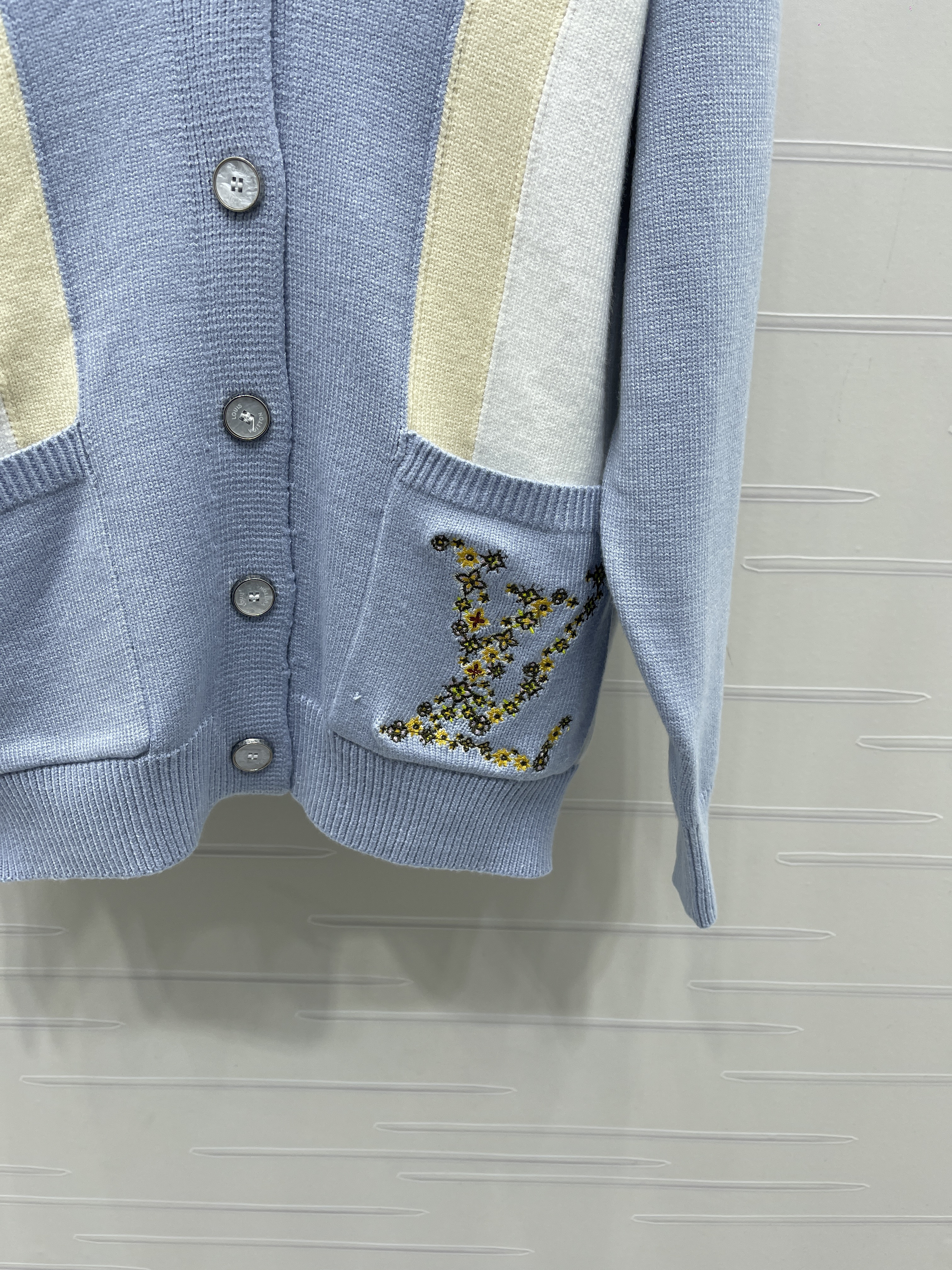 루이비통 여성 가디건 143098 Louis Vuitton Cardigan 상세 이미지 15
