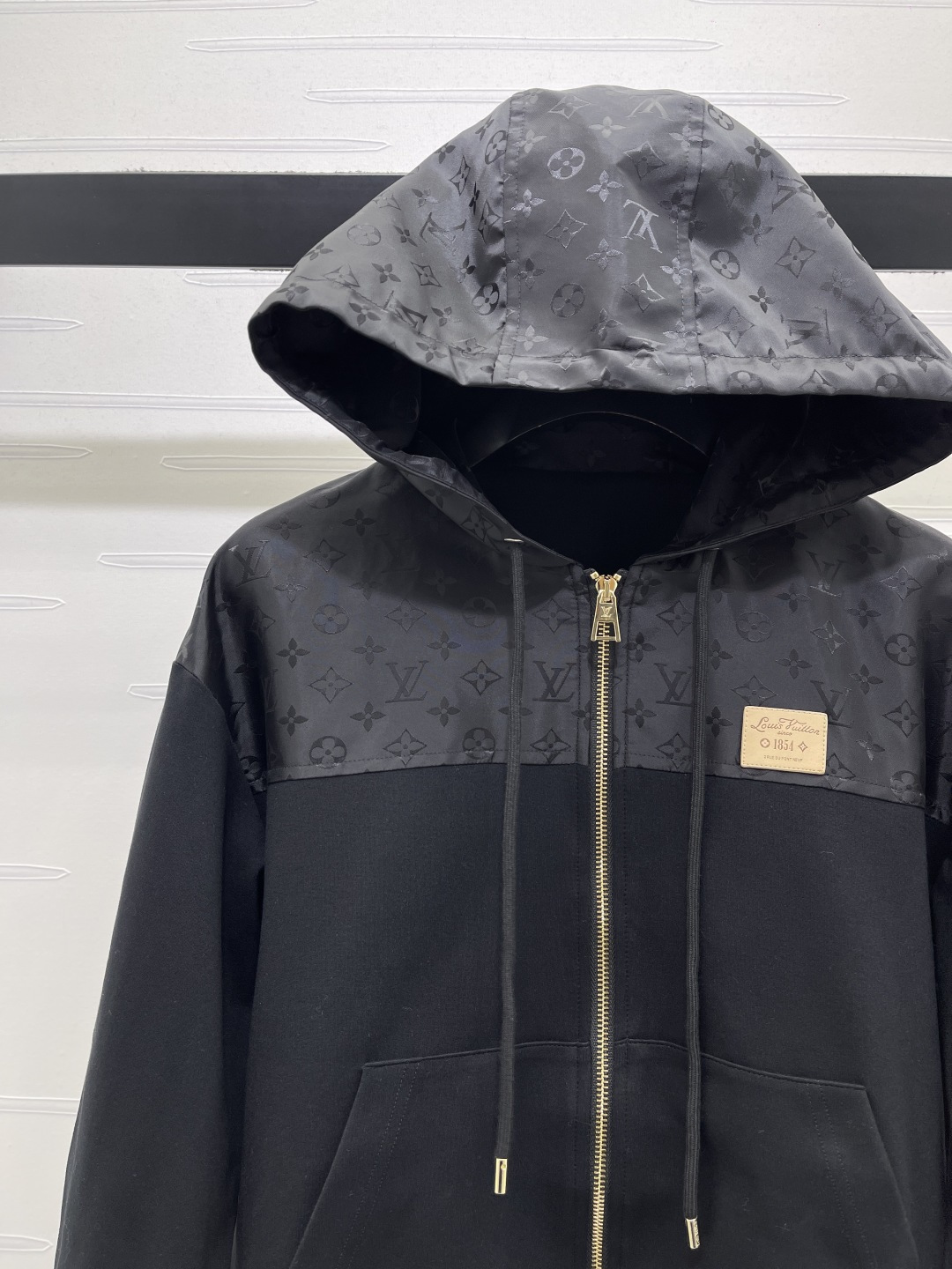 louis vuitton gold patch hooded jacket pants set
