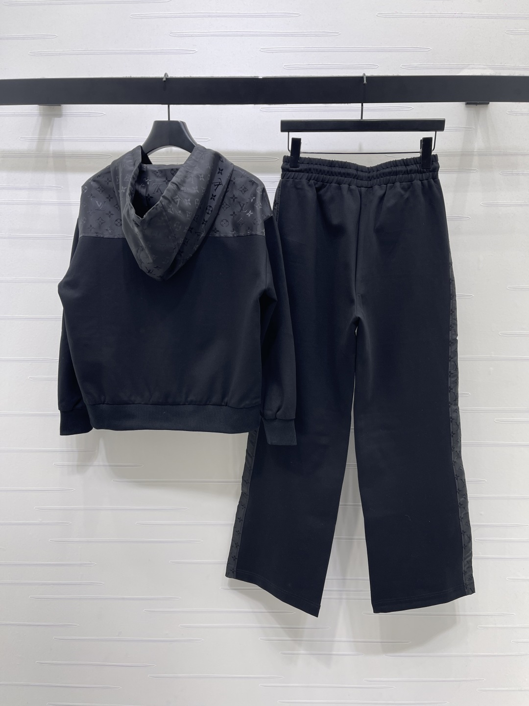 louis vuitton gold patch hooded jacket pants set