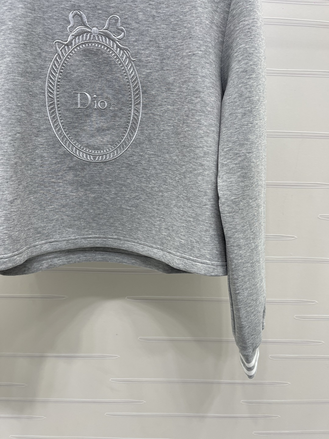 dior medaillon sweatshirt set