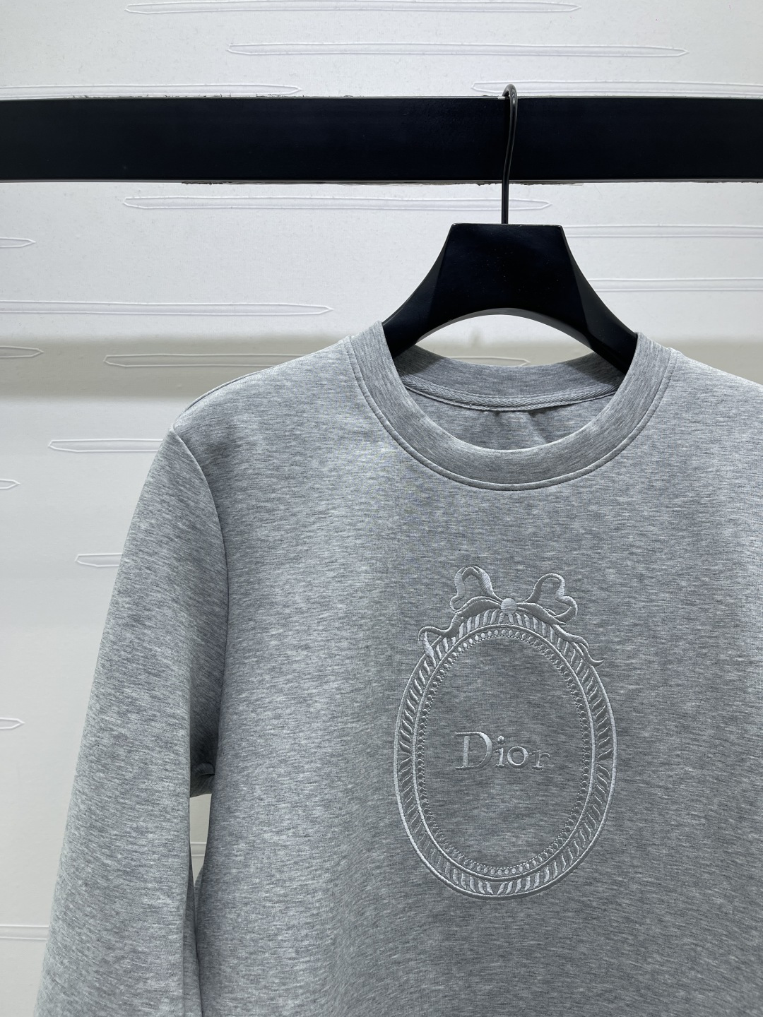 dior medaillon sweatshirt set
