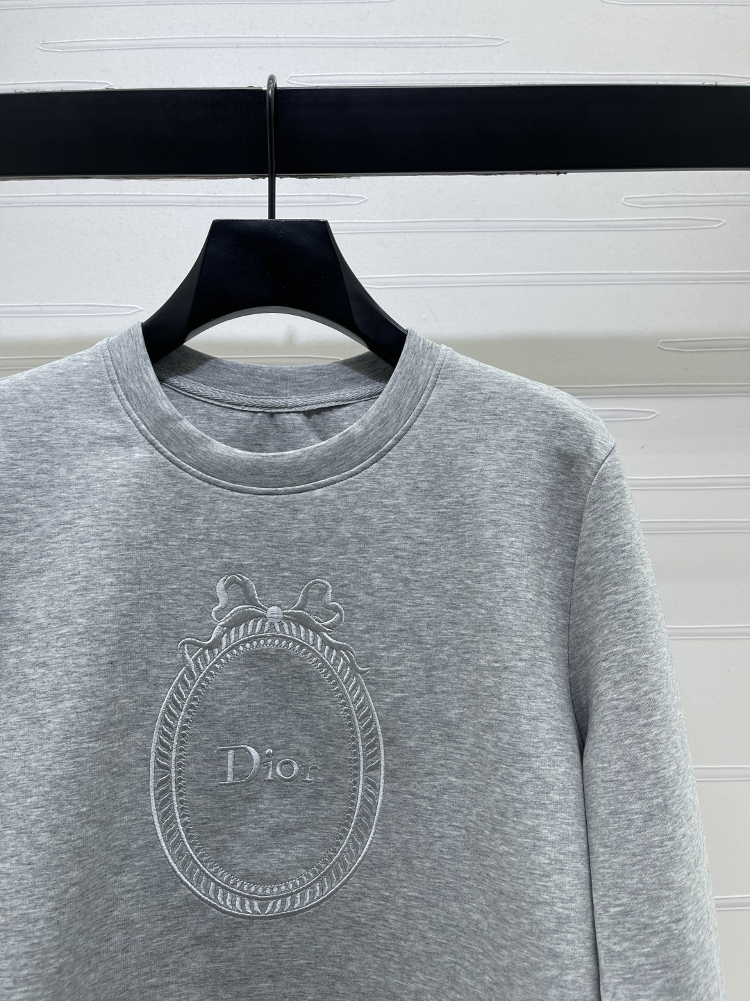 dior medaillon sweatshirt set