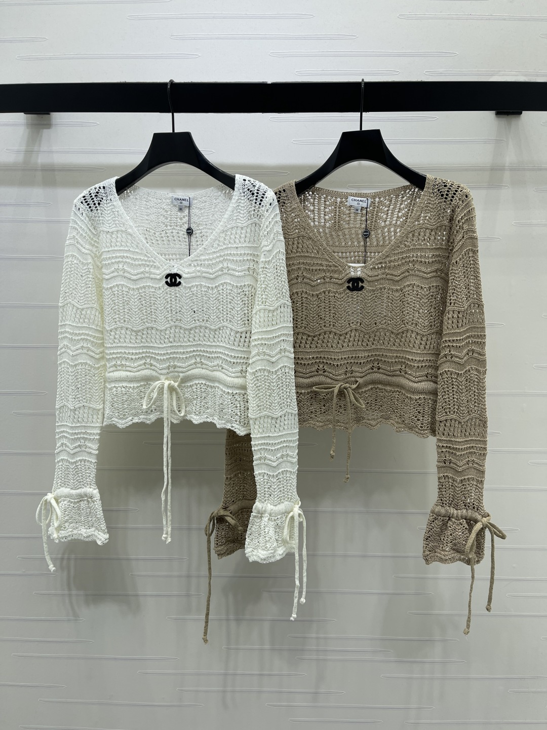 chanel logo openwork v neck cropped sweater