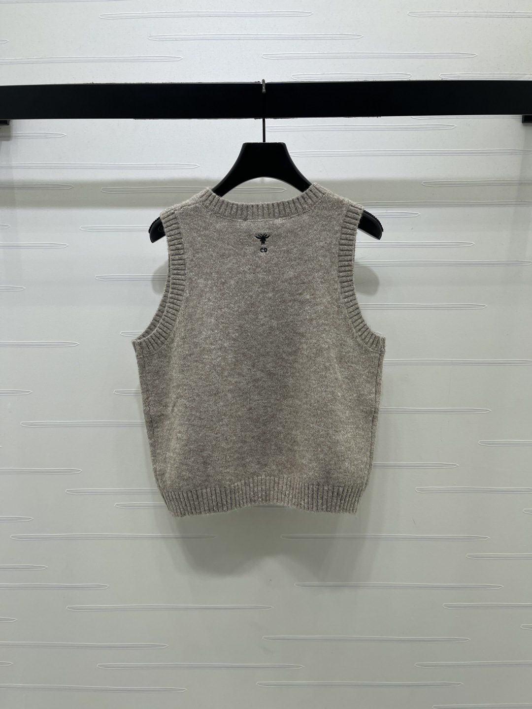 Bow Applique V-Neck Knit Vest