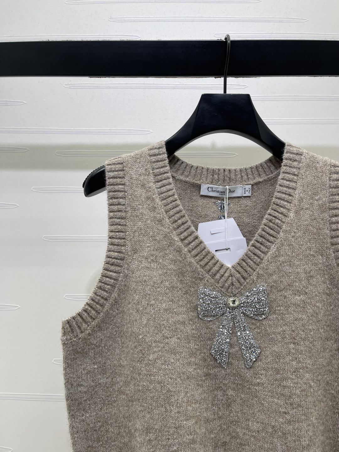 Bow Applique V-Neck Knit Vest
