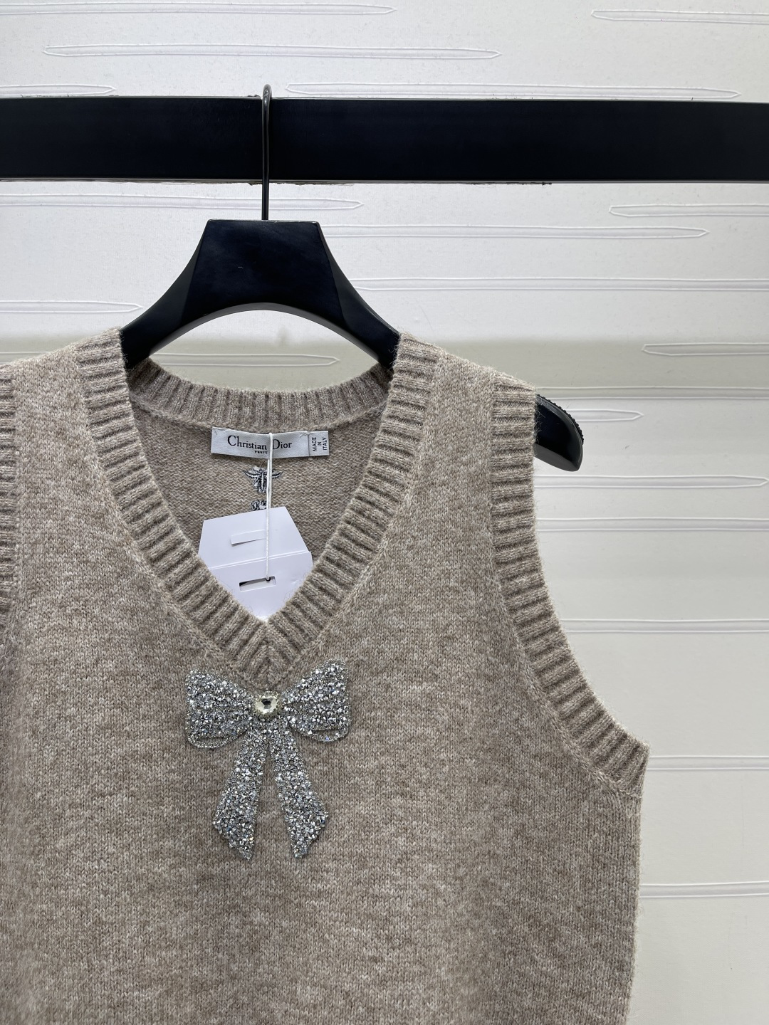 Bow Applique V-Neck Knit Vest