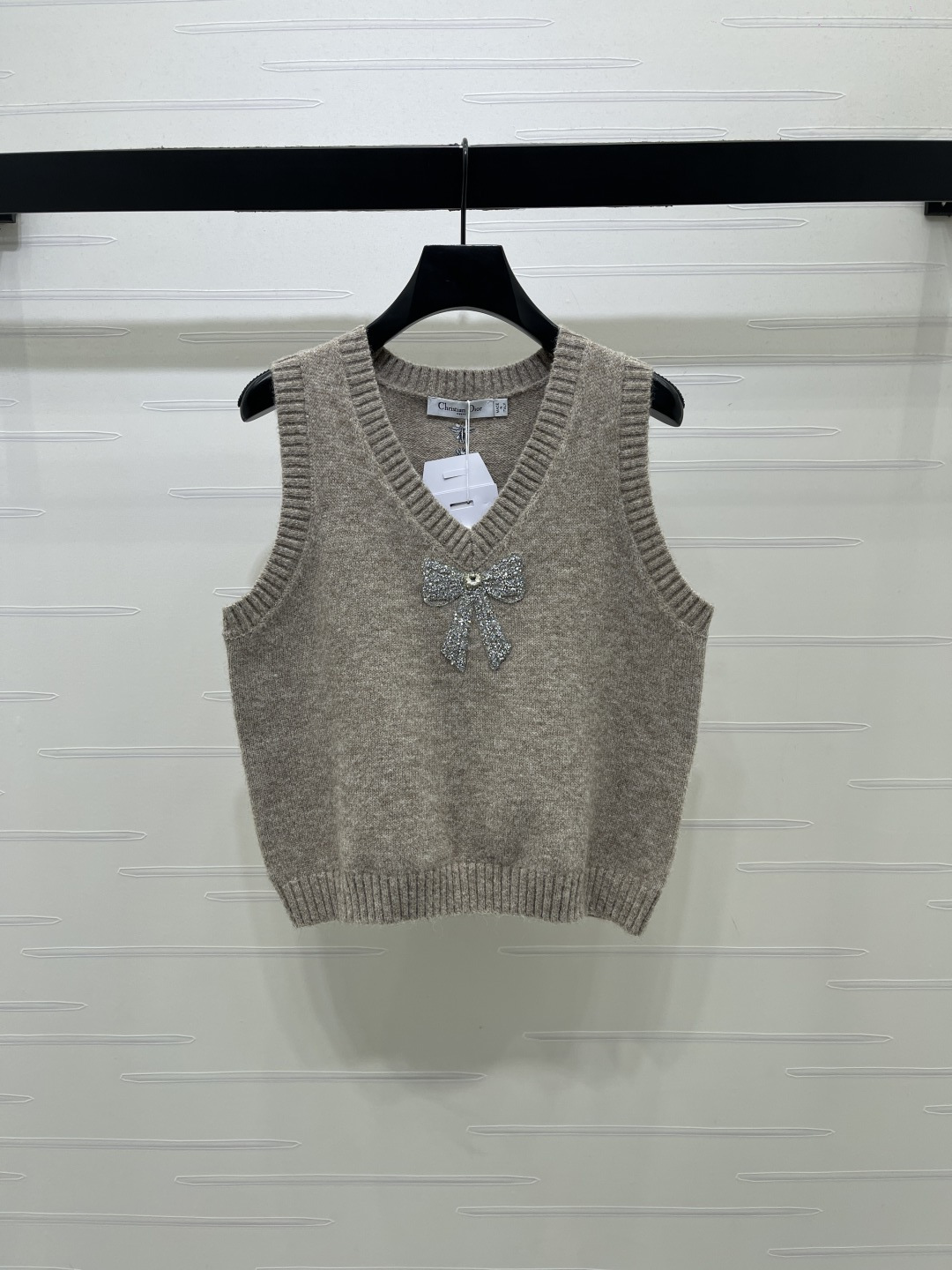 Bow Applique V-Neck Knit Vest