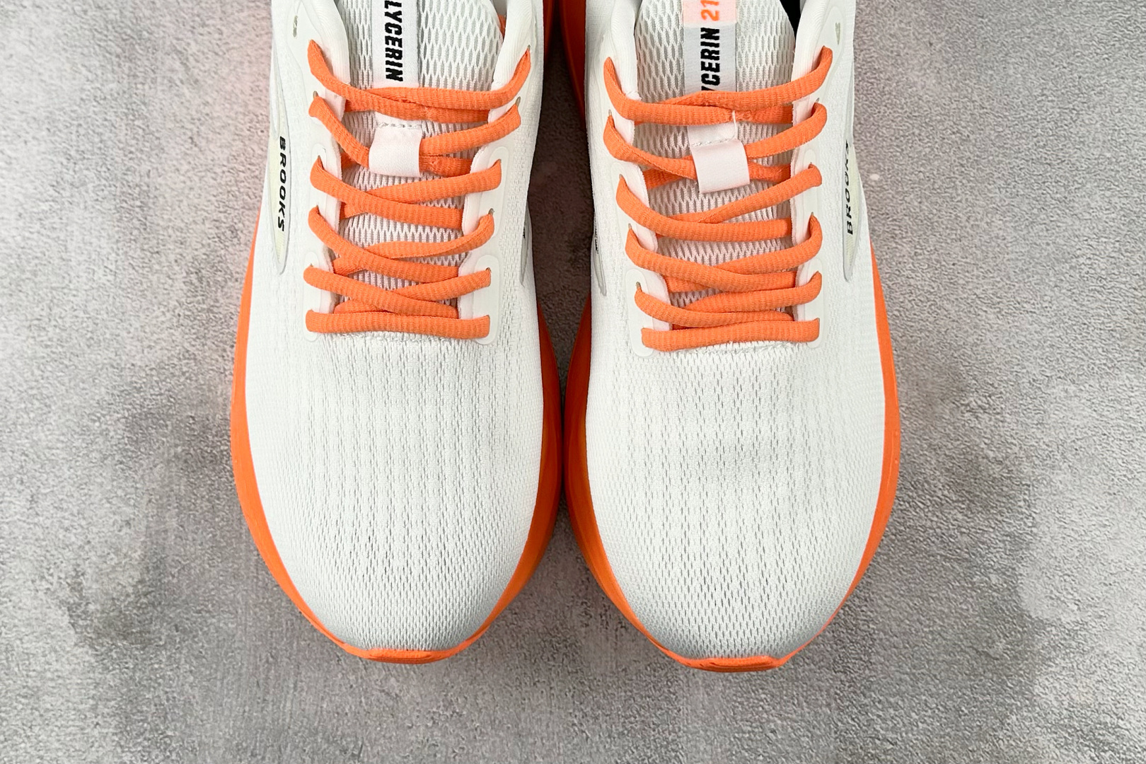 外贸 
Brooks布鲁克斯 Glycerin甘油21 白色

货号：D102
尺码：36 36.5 3