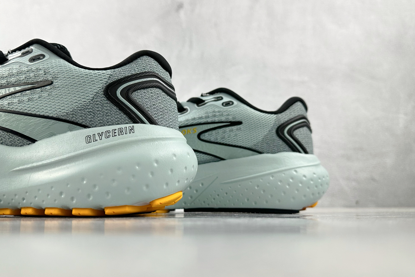 外贸 
Brooks布鲁克斯 Glycerin甘油21 蓝色

货号：D420
尺码：36 36.5 3