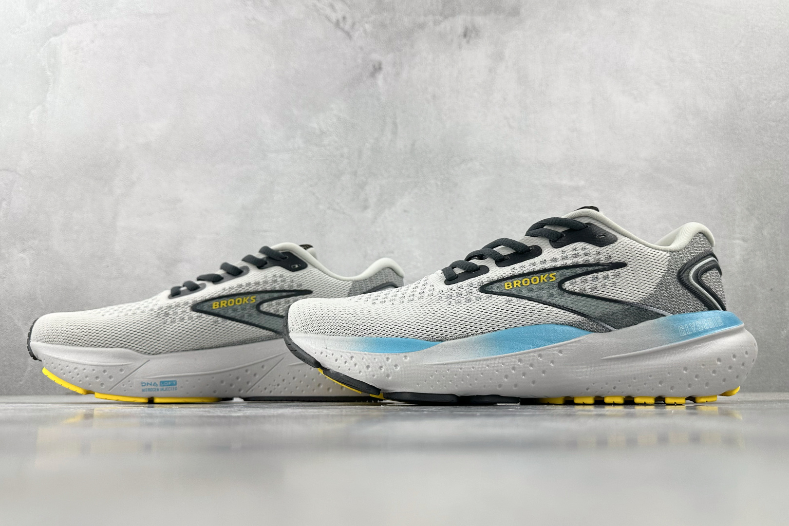 外贸 
Brooks布鲁克斯 Glycerin甘油21 灰黑色

货号：D184
尺码：36 36.5 