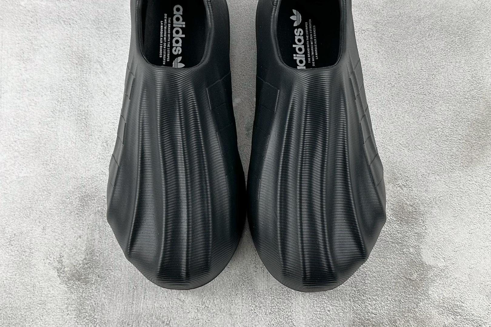 LW 
外贸专供adidas originals AdiFOM Superstar 黑色

货号：GZ2