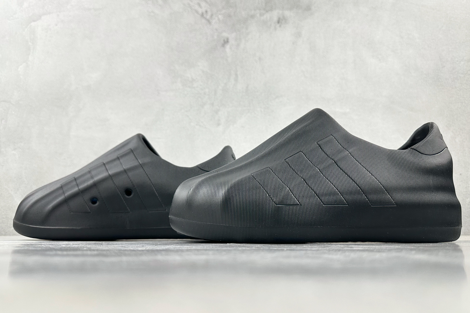 LW 
外贸专供adidas originals AdiFOM Superstar 黑色

货号：GZ2