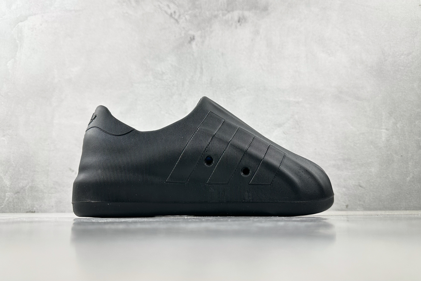 LW 
外贸专供adidas originals AdiFOM Superstar 黑色

货号：GZ2