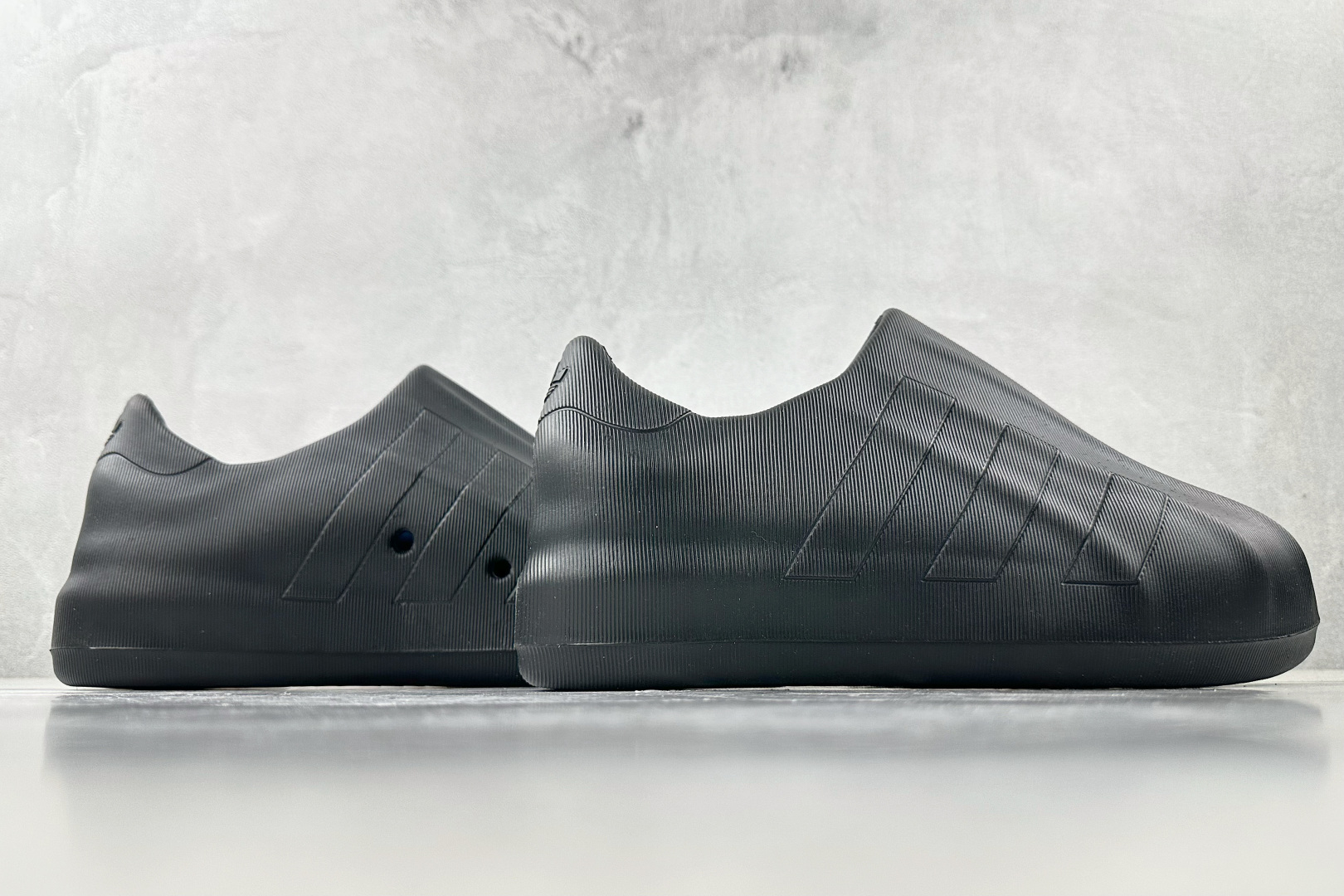 LW 
外贸专供adidas originals AdiFOM Superstar 黑色

货号：GZ2