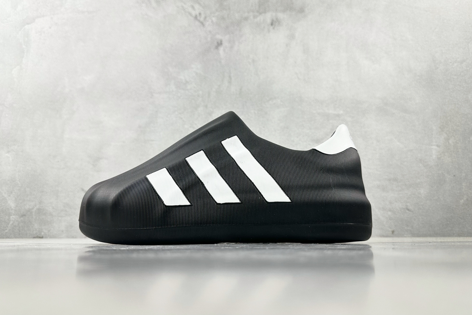LW 
外贸专供adidas originals AdiFOM Superstar 黑色

货号：HQ8