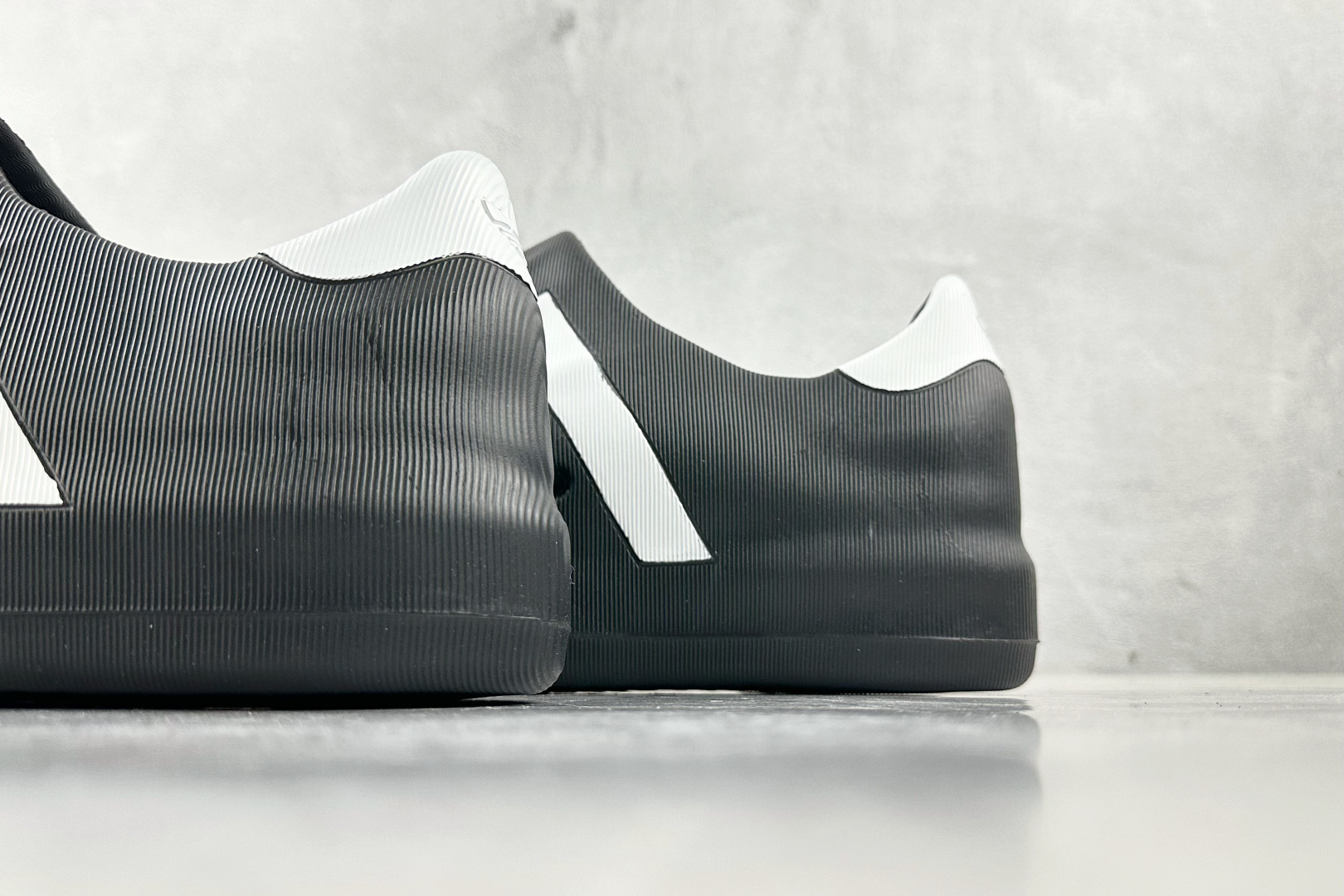 LW 
外贸专供adidas originals AdiFOM Superstar 黑色

货号：HQ8