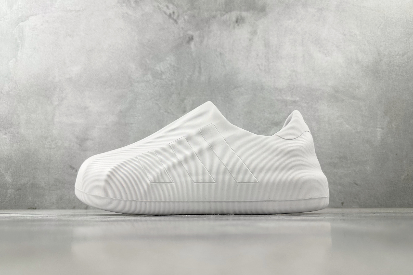 LW 
外贸专供adidas originals AdiFOM Superstar 白

货号：HQ46