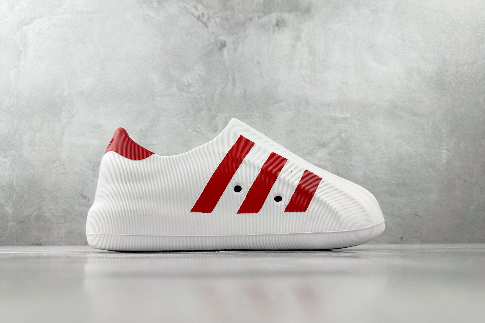 LW 
外贸专供adidas originals AdiFOM Superstar 白红

货号：ID4