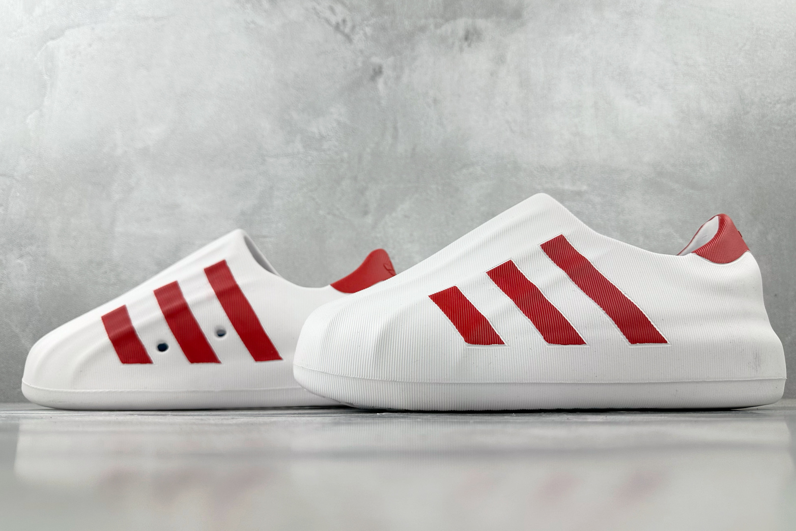 LW 
外贸专供adidas originals AdiFOM Superstar 白红

货号：ID4