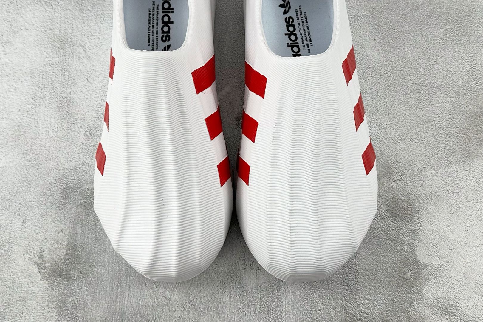 LW 
外贸专供adidas originals AdiFOM Superstar 白红

货号：ID4