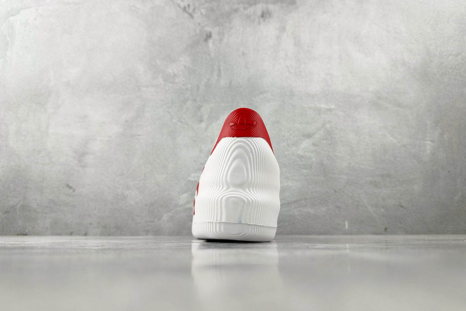 LW 
外贸专供adidas originals AdiFOM Superstar 白红

货号：ID4