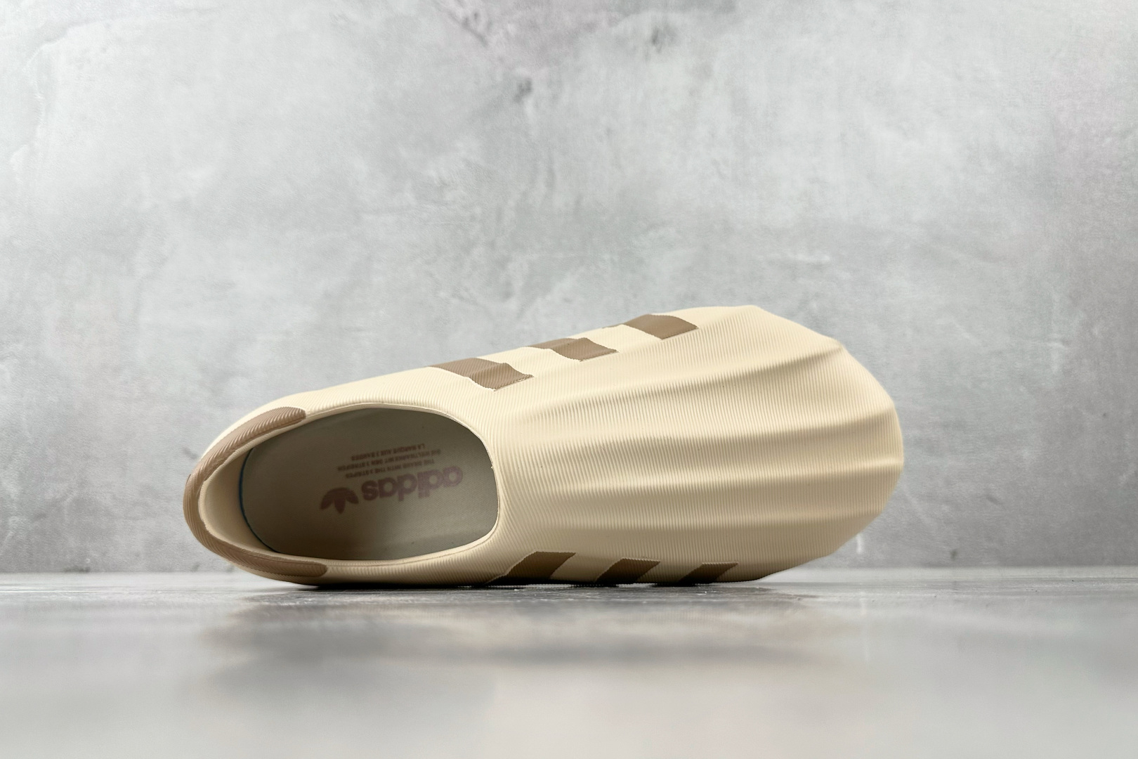 LW 
外贸专供adidas originals AdiFOM Superstar 棕褐色

货号：HQ