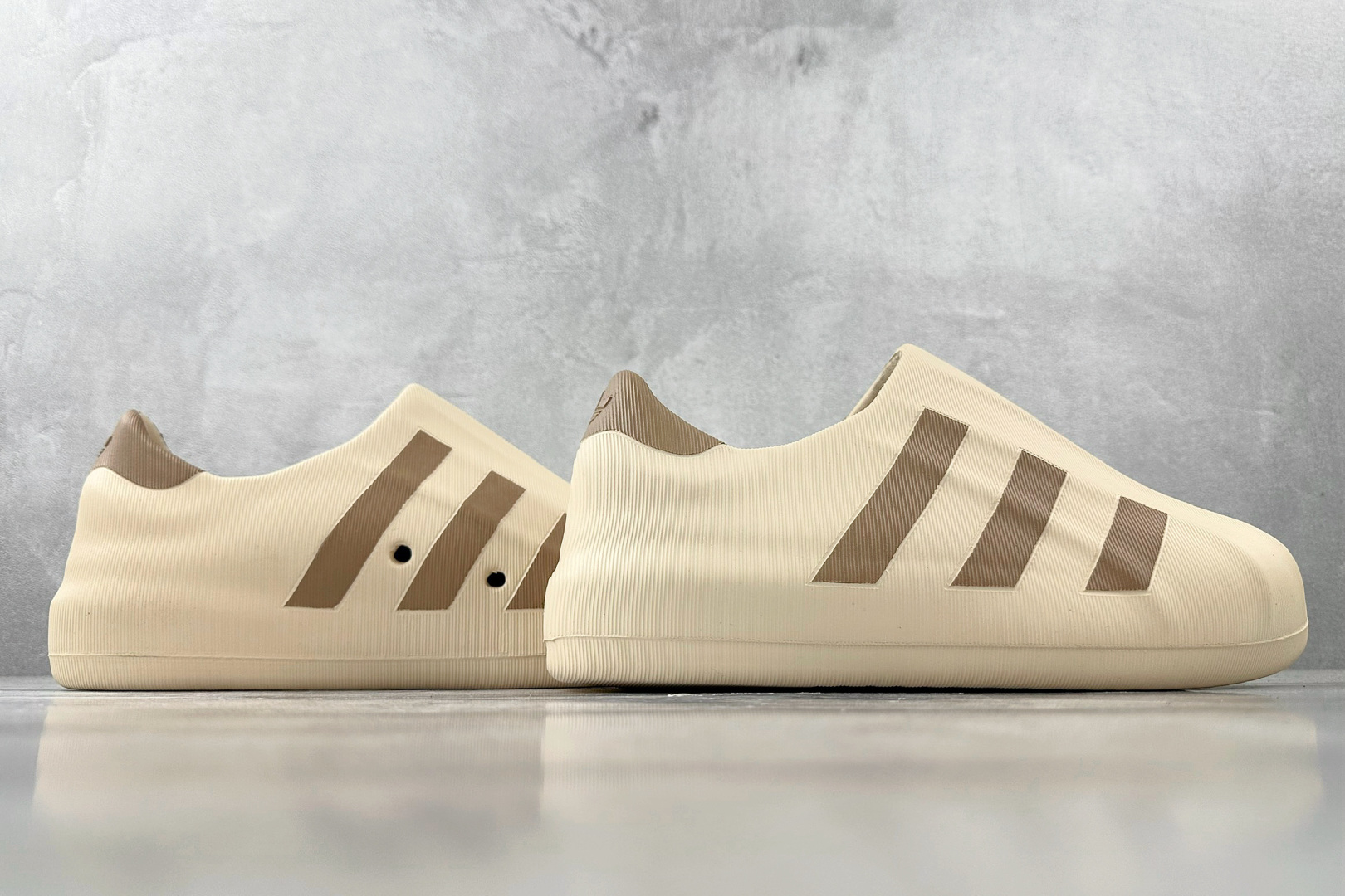 LW 
外贸专供adidas originals AdiFOM Superstar 棕褐色

货号：HQ