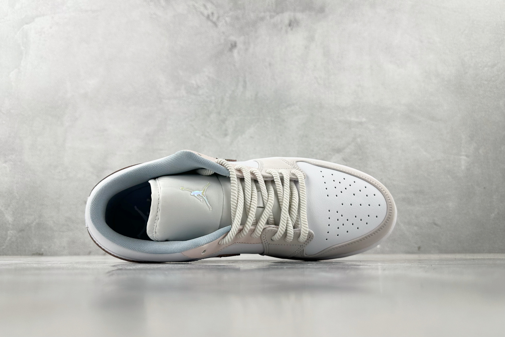 K版 
综合版 Jordan Air Jordan 1 白粉色

货号：IB8859-101
尺码：36