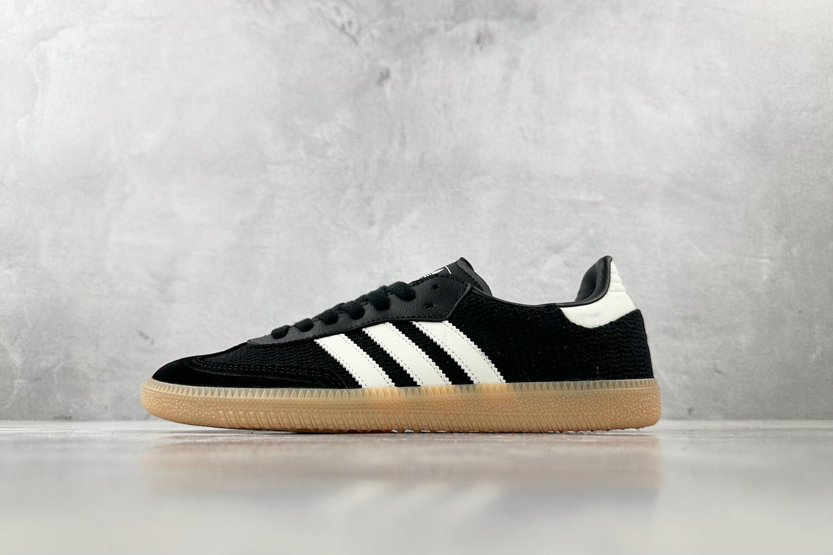 R 版 
出口订单 adidas originals Samba OG 黑色

货号：JQ5141
尺码