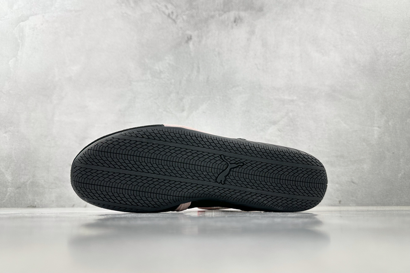 ZX 神版 
PUMA Speedcat Ballet 黑粉色

货号：-02
尺码：36 36.5 3