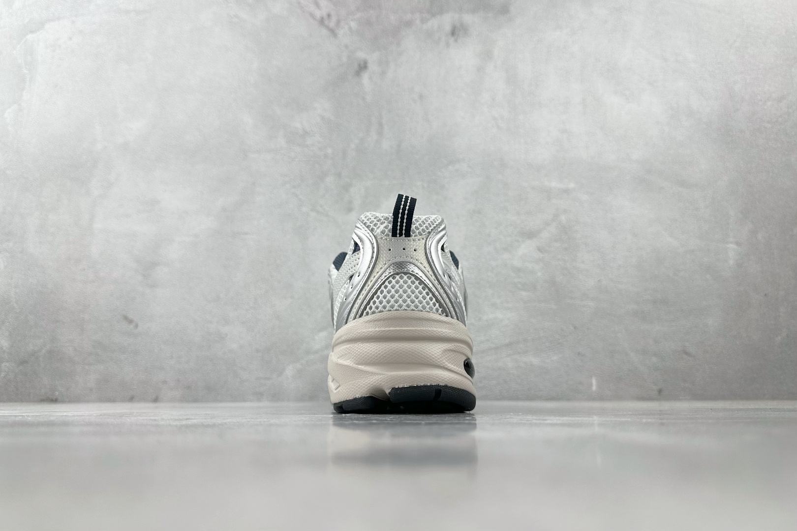 K13 版 
New Balance NB 530 灰银

货号：MR530KA
尺码：36 36.5 