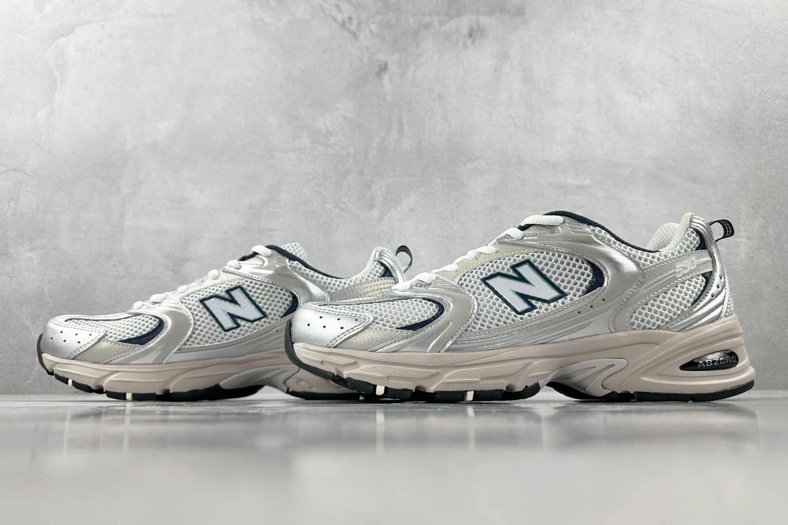 K13 版 
New Balance NB 530 灰银

货号：MR530KA
尺码：36 36.5 