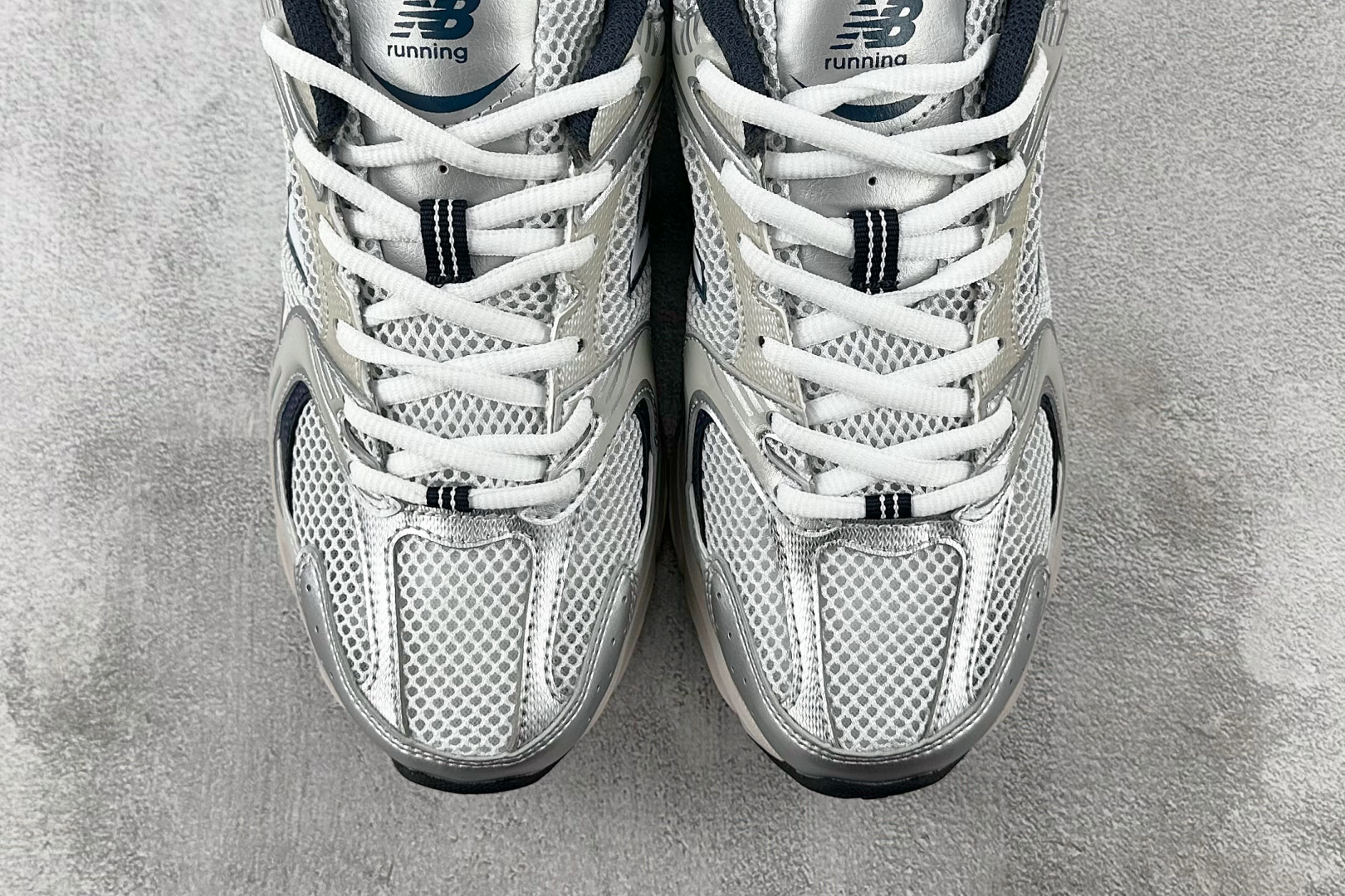 K13 版 
New Balance NB 530 灰银

货号：MR530KA
尺码：36 36.5 