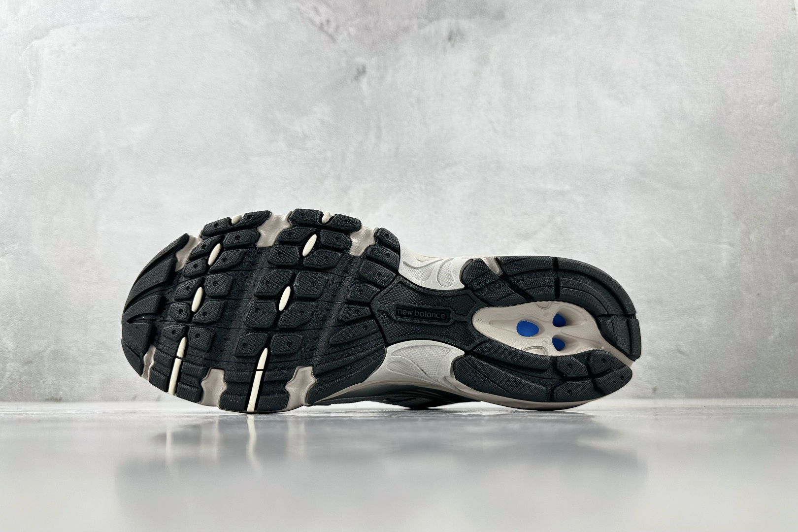 K13 版 
New Balance NB 530 灰银

货号：MR530KA
尺码：36 36.5 