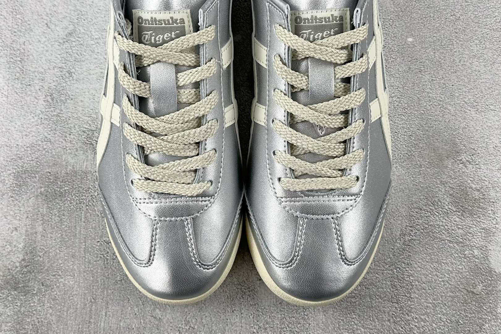 WS 
平台爆款 Onitsuka Tiger鬼塚虎 MEXICO 66 银色

货号：1183B566