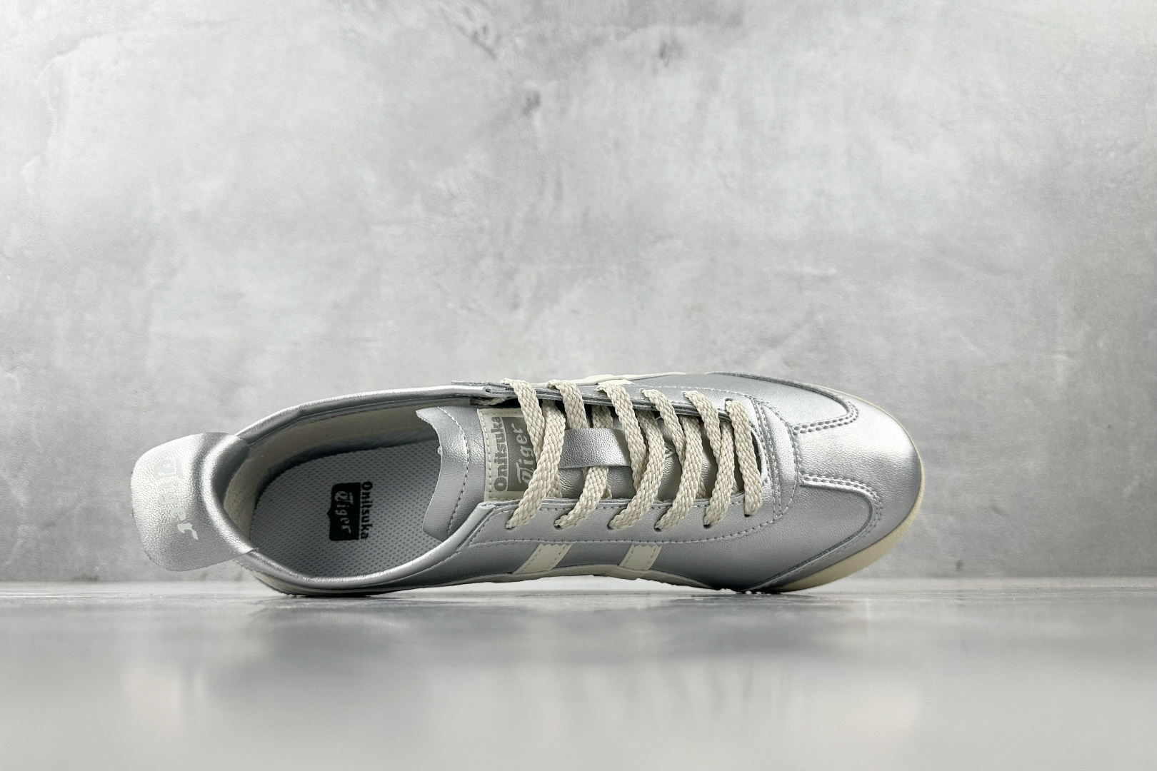 WS 
平台爆款 Onitsuka Tiger鬼塚虎 MEXICO 66 银色

货号：1183B566