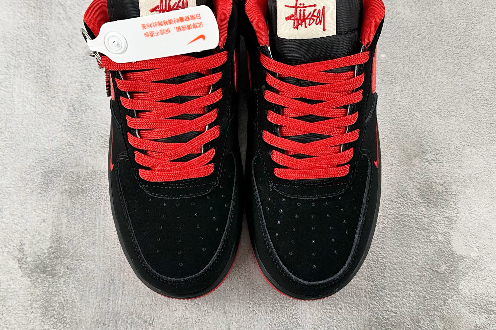 XC 
Nike Air Force 1'07  斯图西 联名 黑红

货号：DF0188 044
尺码