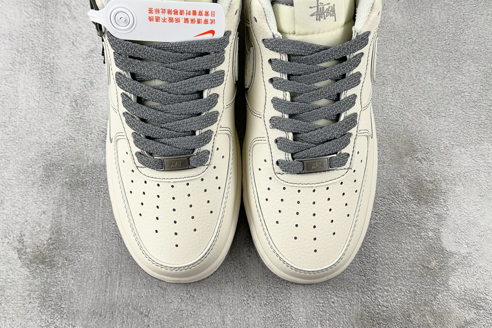 XC 
Nike Air Force 1'07  斯图西 联名 米白

货号：HH7518 041
尺码