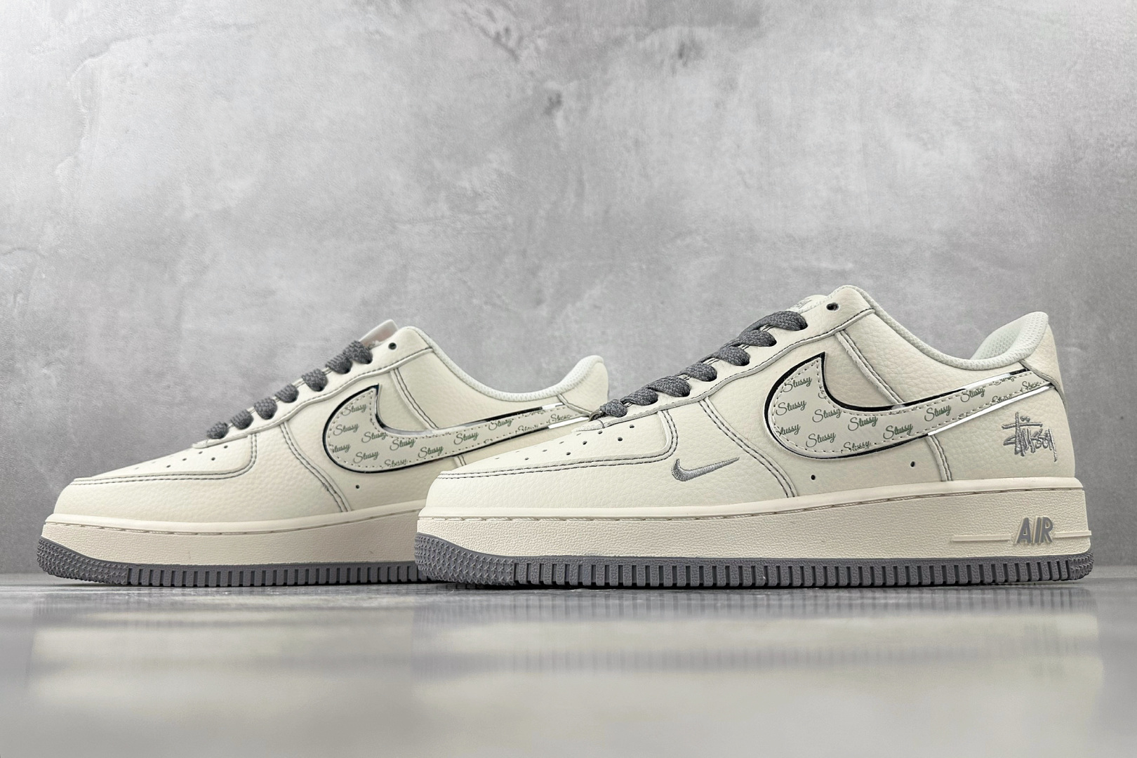 XC 
Nike Air Force 1'07  斯图西 联名 米白

货号：HH7518 041
尺码