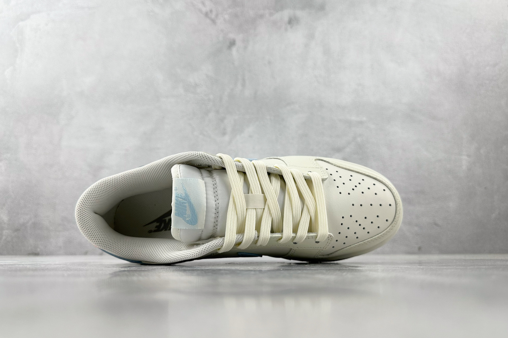 YC 
【定制球鞋】Nike Dunk 丘比特之心 米白蓝

货号：YW0212 012
尺码：35.5