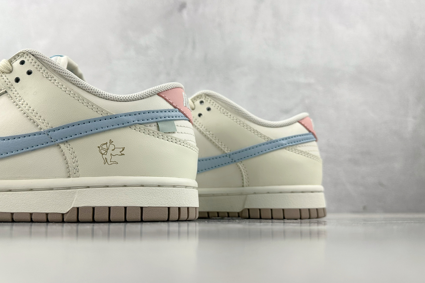 YC 
【定制球鞋】Nike Dunk 丘比特之心 米白蓝

货号：YW0212 012
尺码：35.5